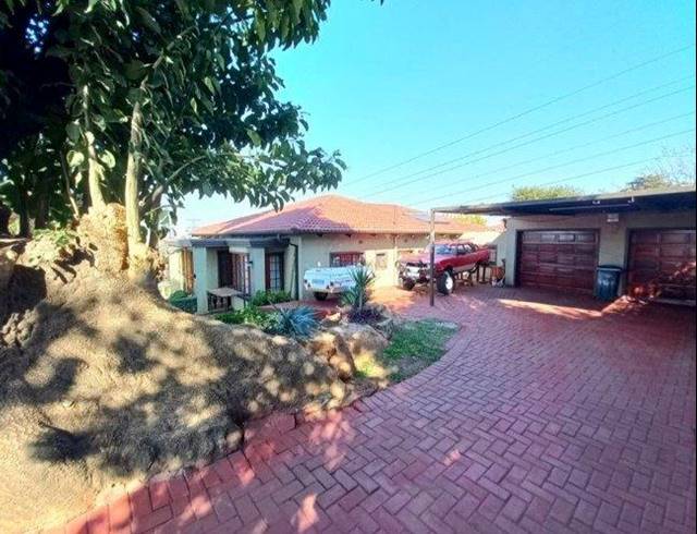 4 BEDROOM HOUSE FOR SALE IN PRIMROSE HILL